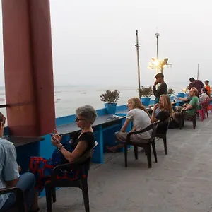 vishnu-rest-house.hotels-varanasi.com/